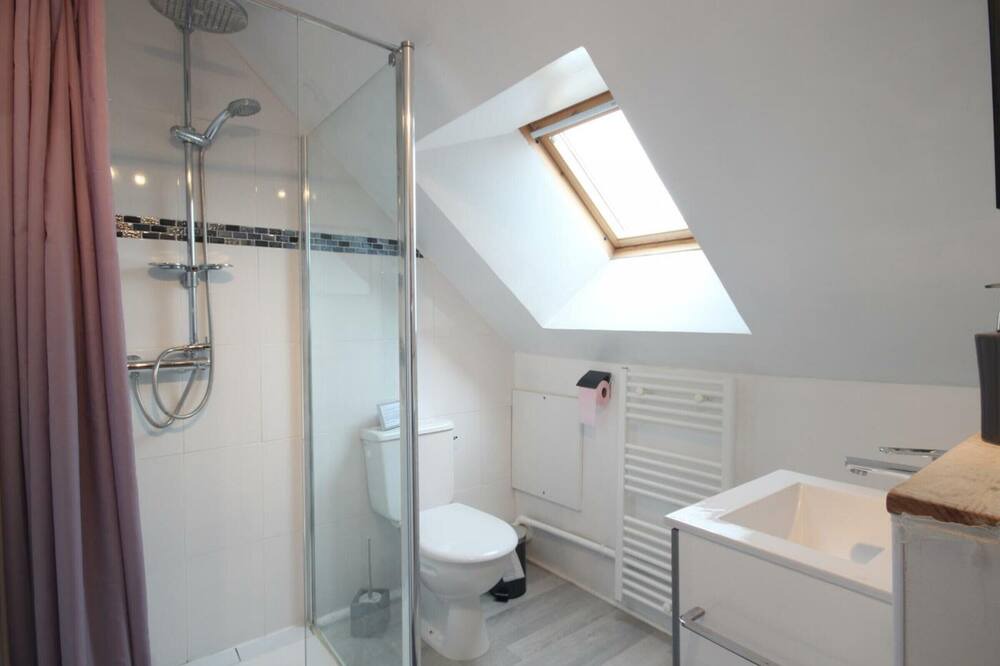 Photo of Bathroom in Heuqueville