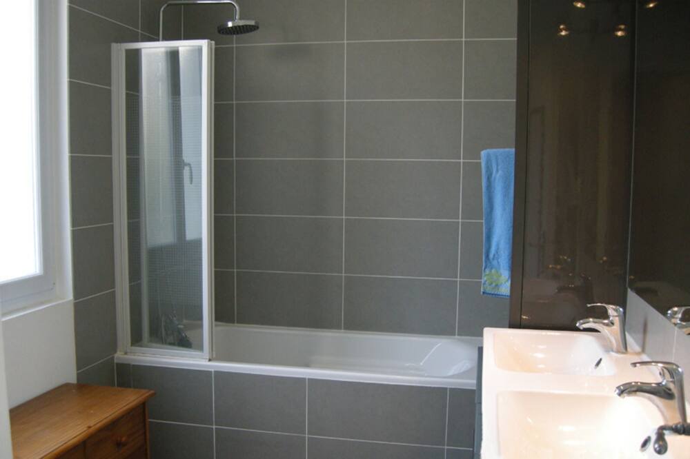 Photo of Bathroom in Bolbec