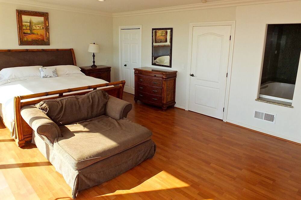 Photo of Bedroom in Sunset Beach