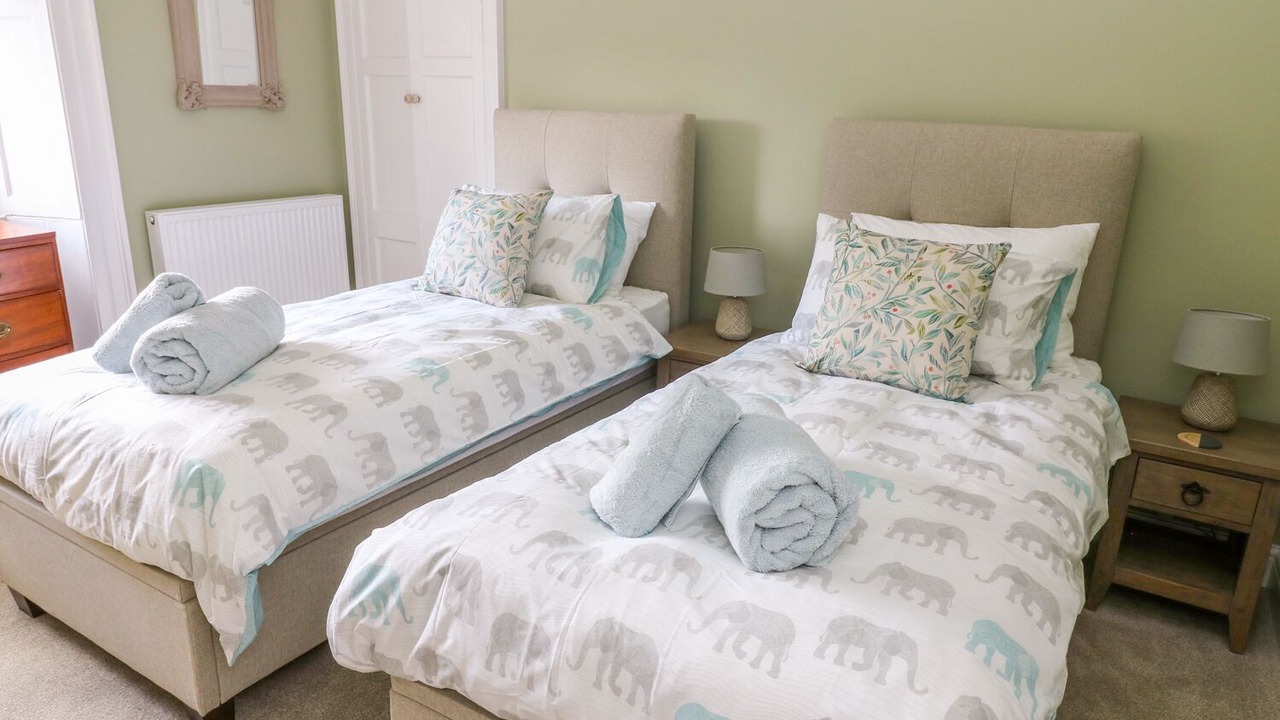 Photo of Others in Gayle