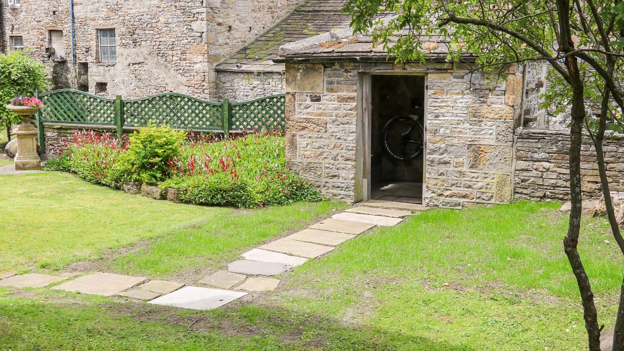 Photo of Others in Gayle