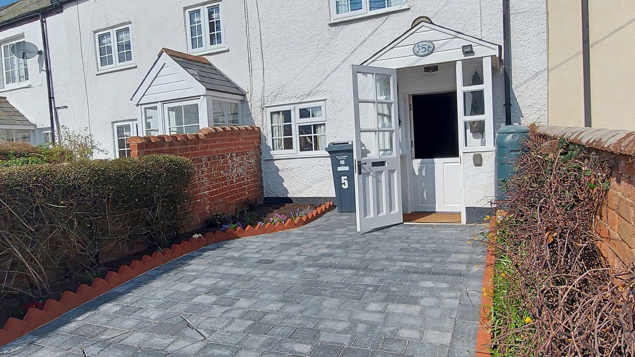 Photo of Others in Lympstone