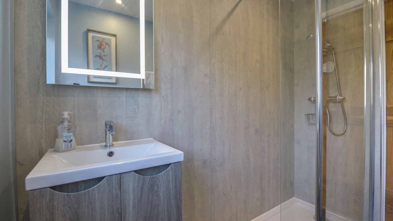 Photo of Bathroom in Lympstone