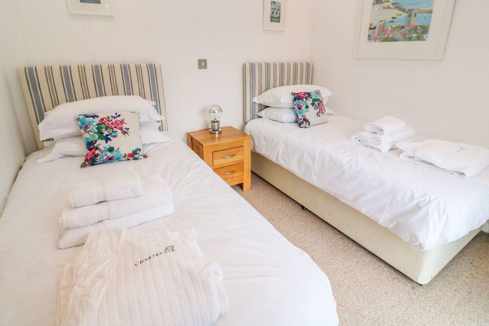 Photo of Bedroom in Looe