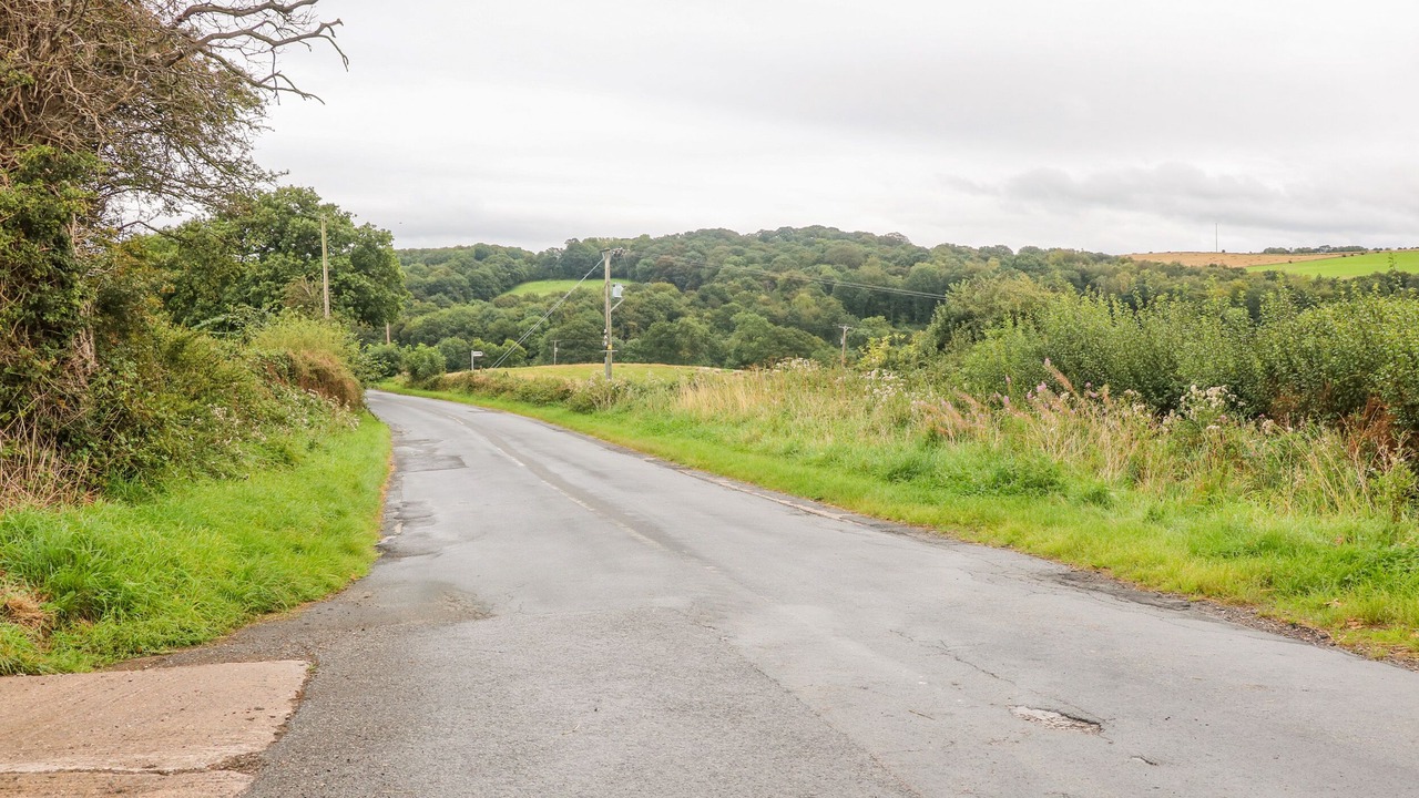 Photo of Others in Hoylandswaine