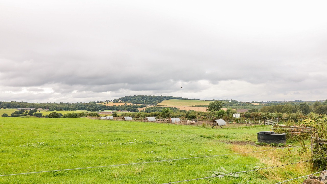 Photo of Others in Hoylandswaine