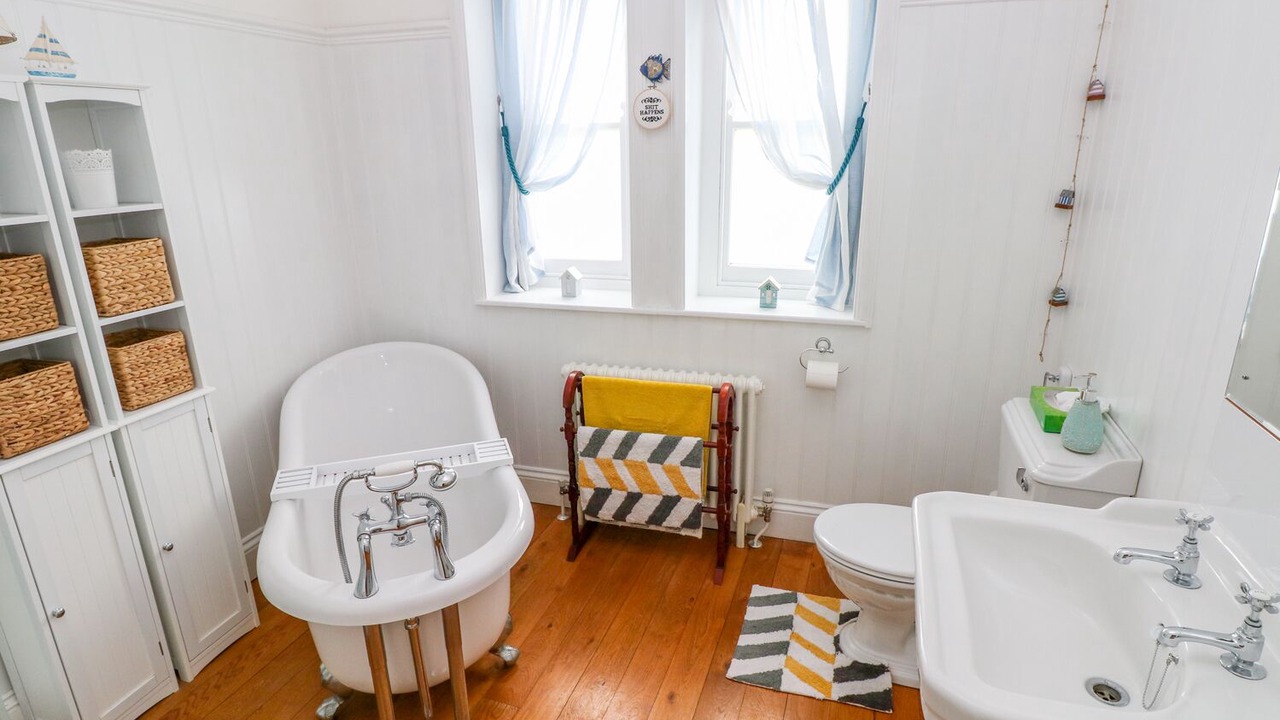 Photo of Bathroom in Kidwelly