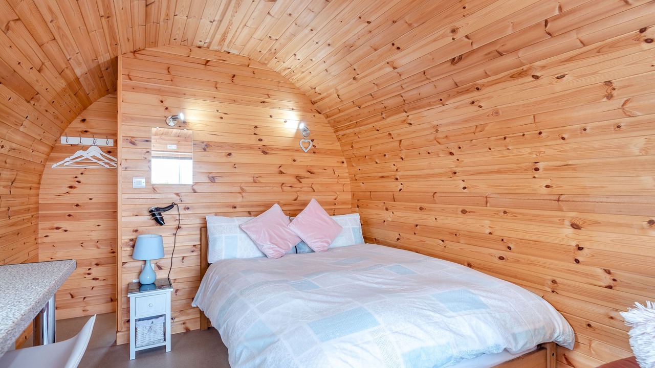 Photo of Others in Oakenholt