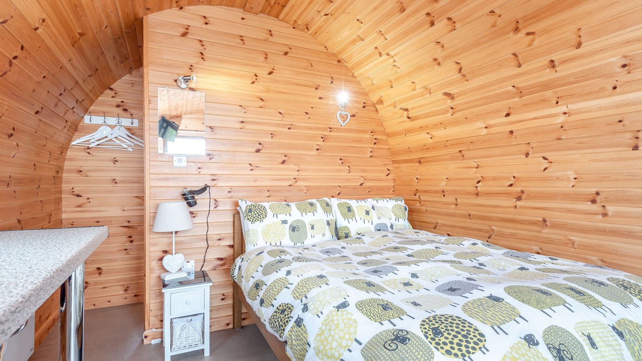 Photo of Others in Oakenholt