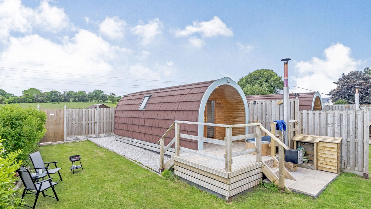 Photo of Others in Oakenholt