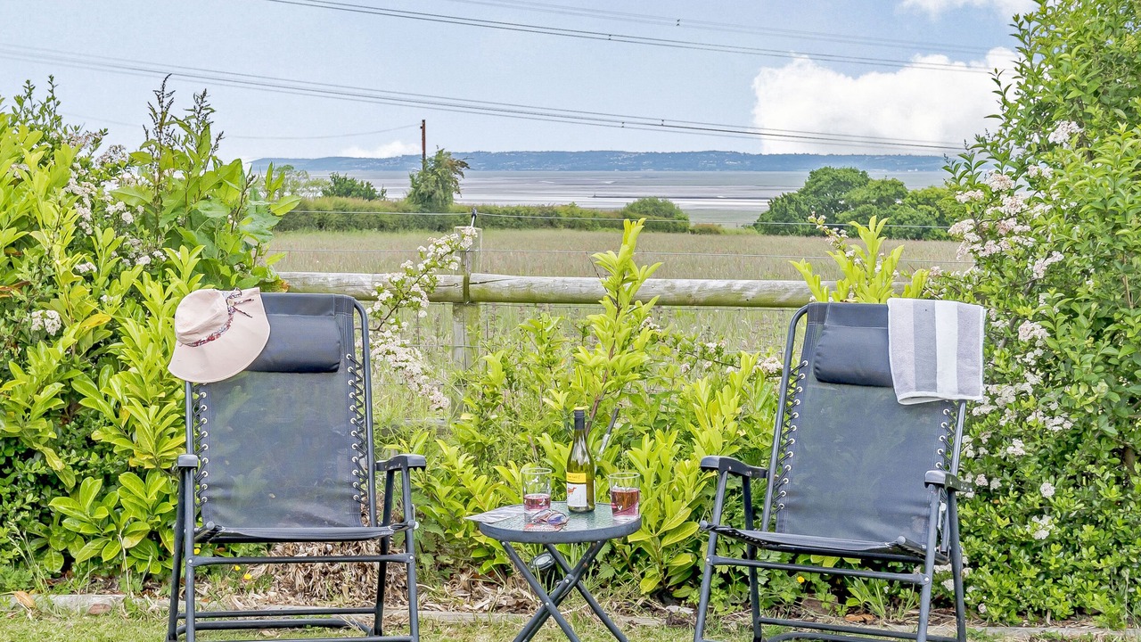 Photo of Others in Oakenholt