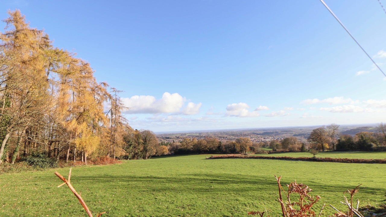 Photo of Others in Acrefair