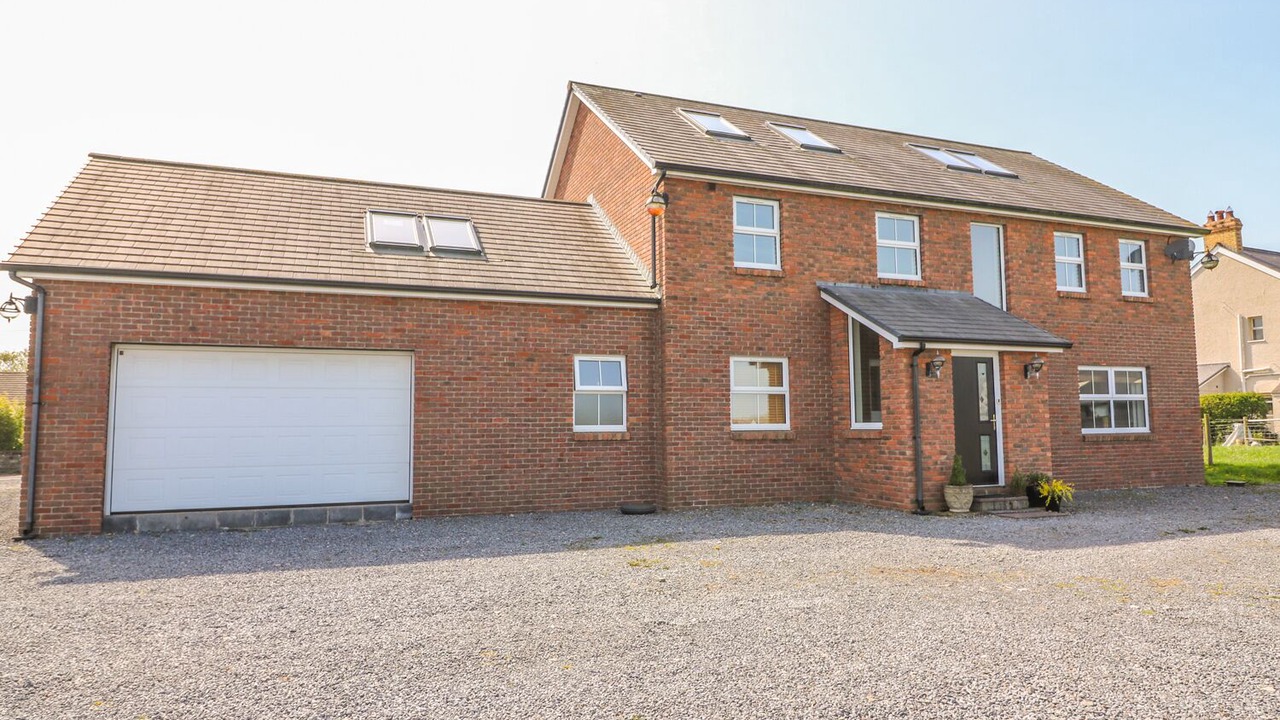 Photo of Others in Tremain