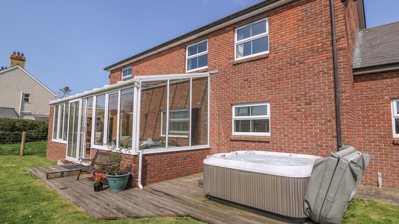 Photo of Others in Tremain