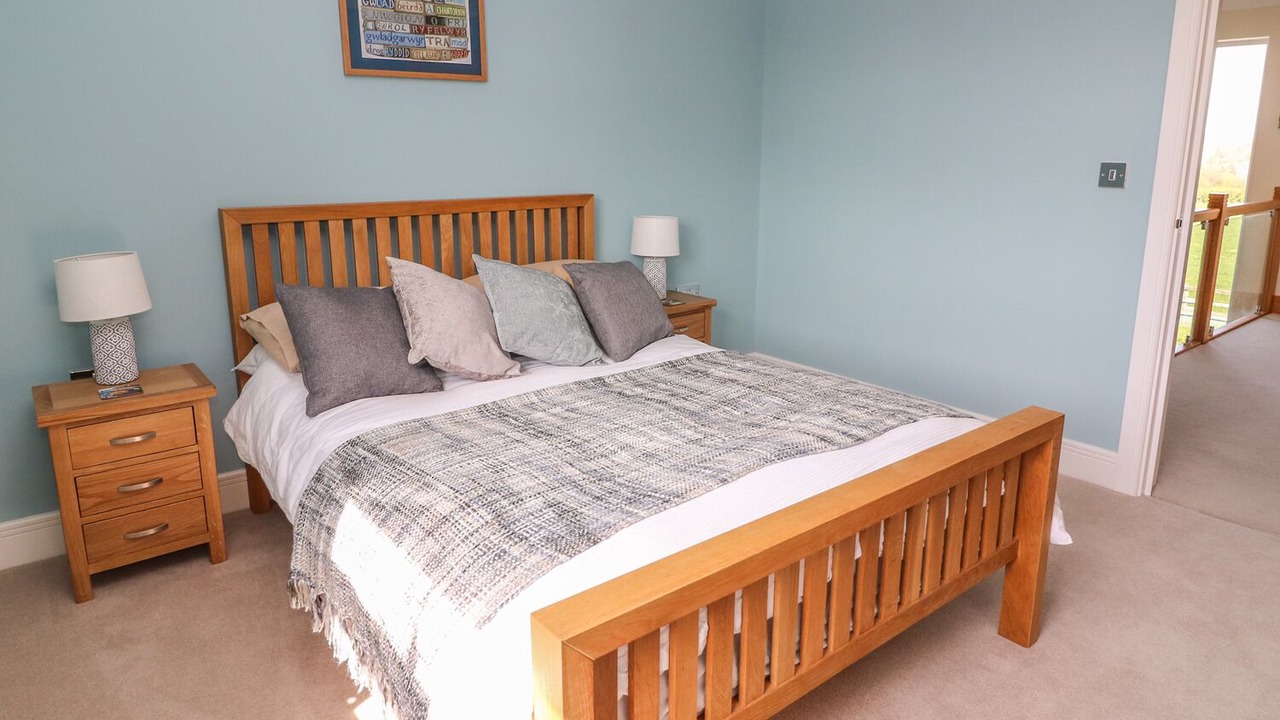 Photo of Others in Tremain