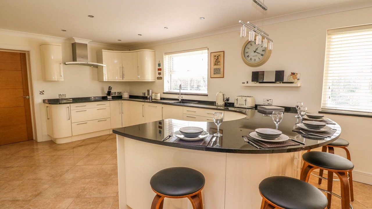 Photo of Others in Tremain