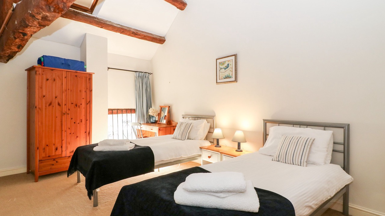 Photo of Others in Hook Norton