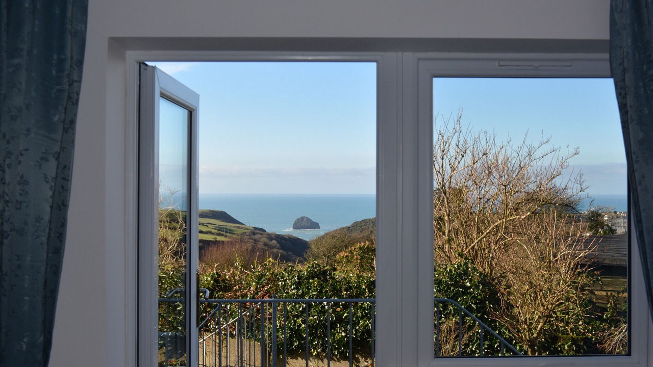 Photo of Patio Balcony in Trewarmett