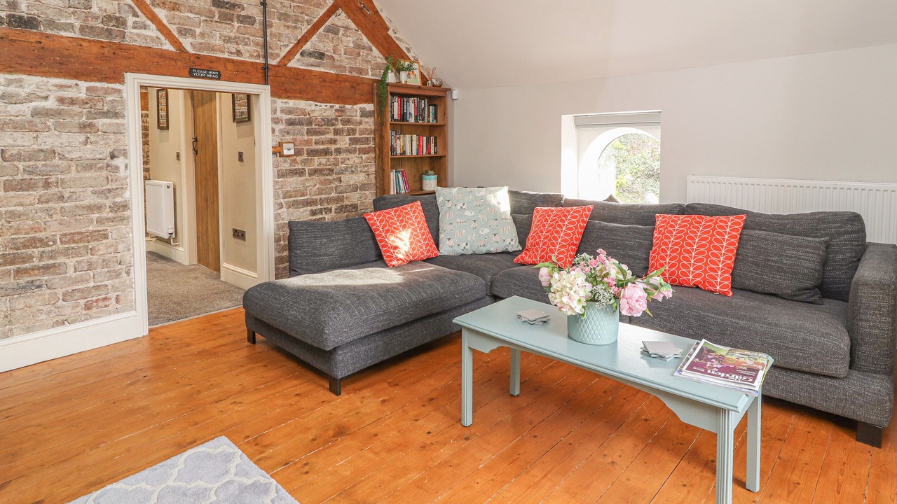 Photo of Bedroom in Mold