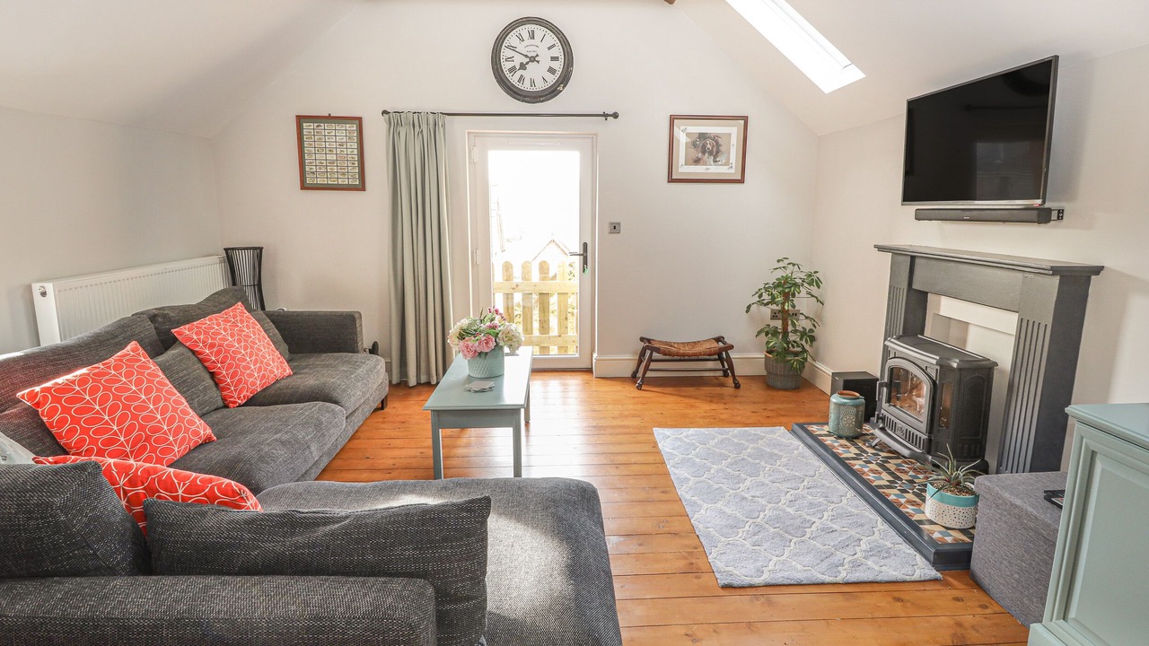 Photo of Bedroom in Mold