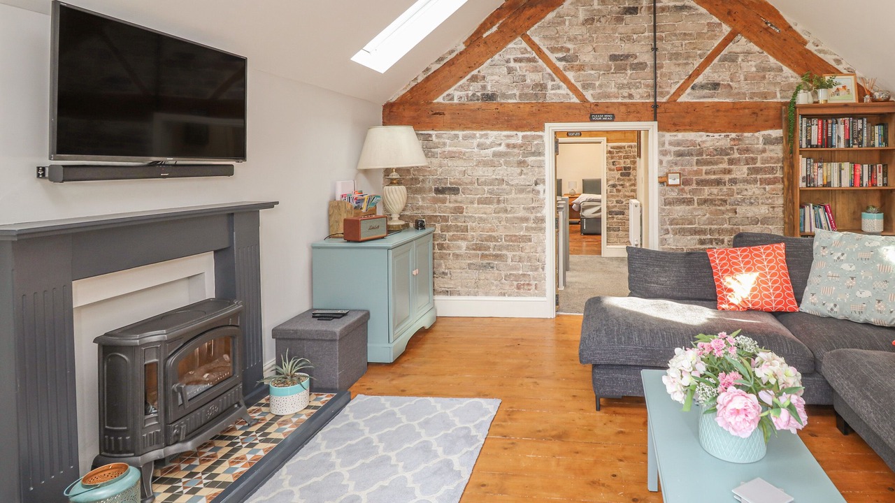 Photo of Bedroom in Mold