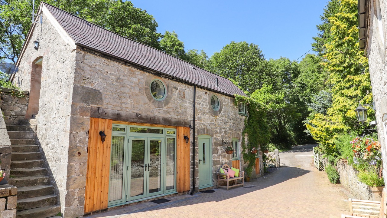 Photo of Outdoor in Mold