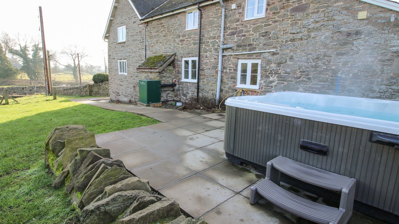 Photo of Others in Clun