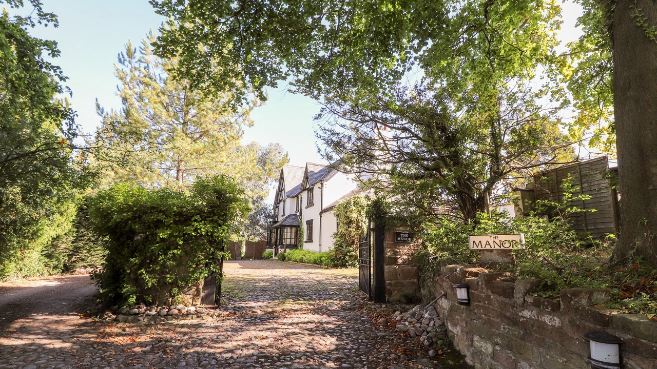 Photo of Others in Mickle Trafford