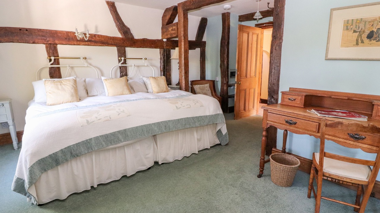 Photo of Others in Mickle Trafford