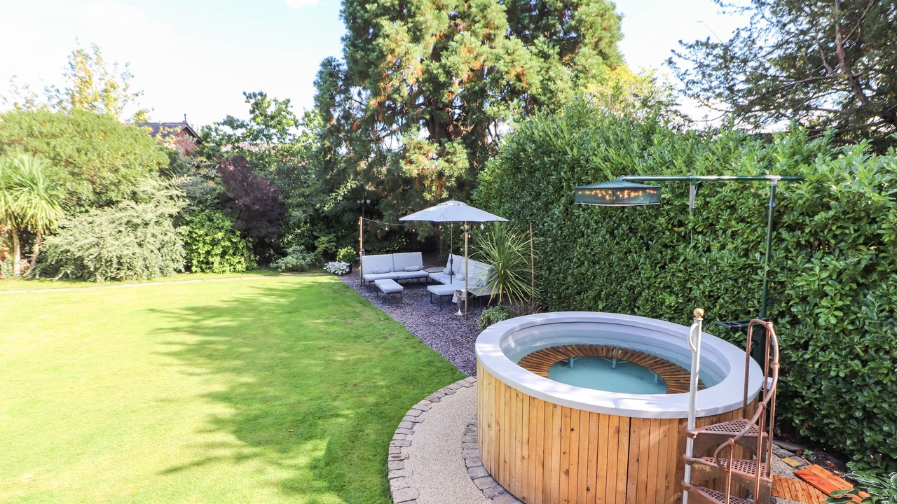 Photo of Others in Mickle Trafford