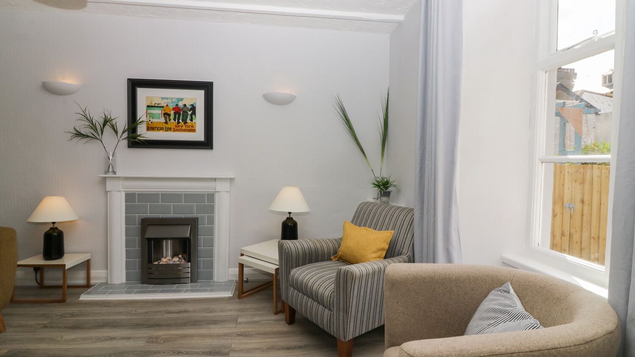 Photo of Bedroom in Torquay City Centre