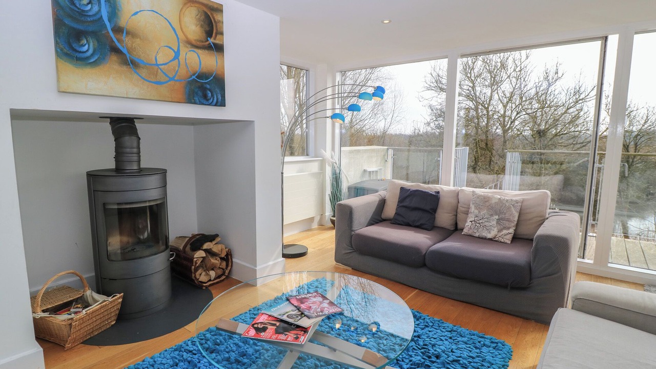 Photo of Livingroom in Cirencester