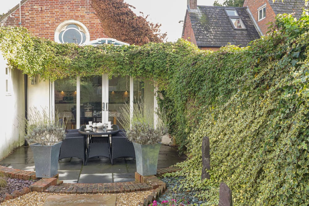 Photo of Patio Balcony in Sturminster Marshall