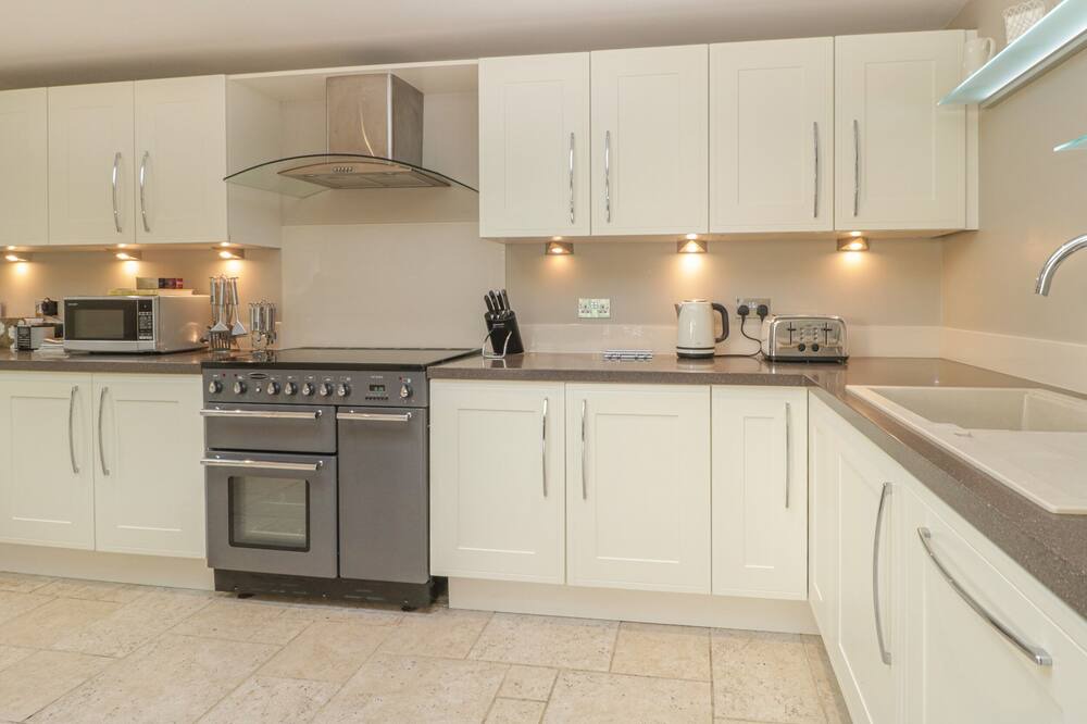 Photo of Others in Sturminster Marshall