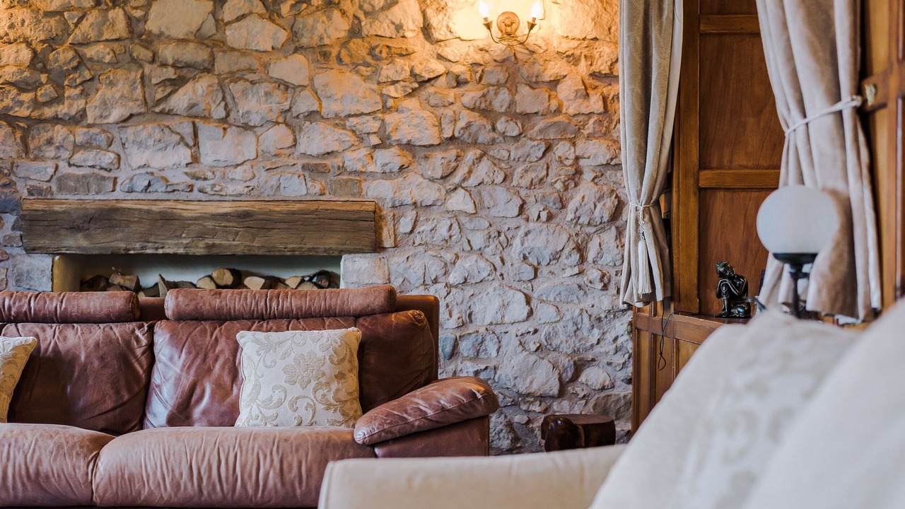 Photo of Others in Axton