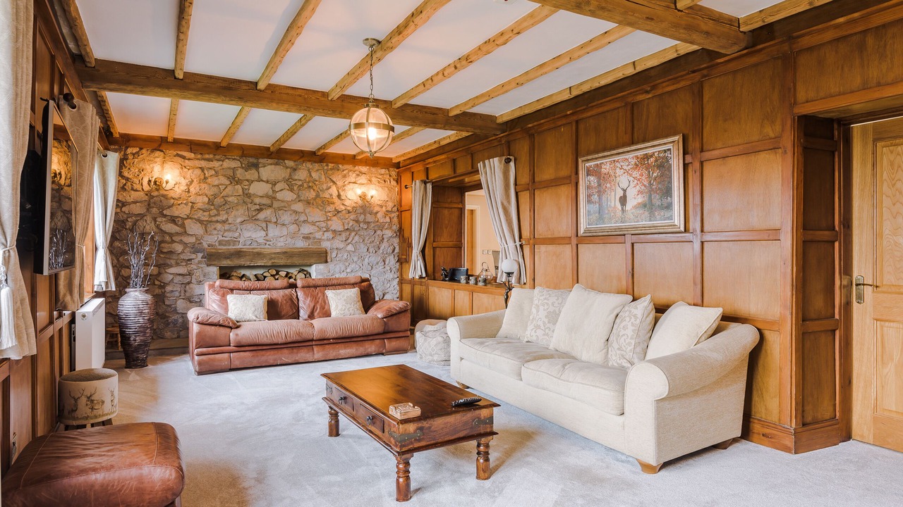 Photo of Others in Axton