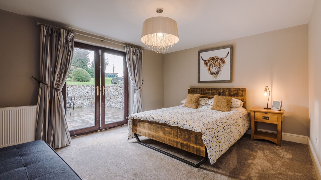 Photo of Others in Axton