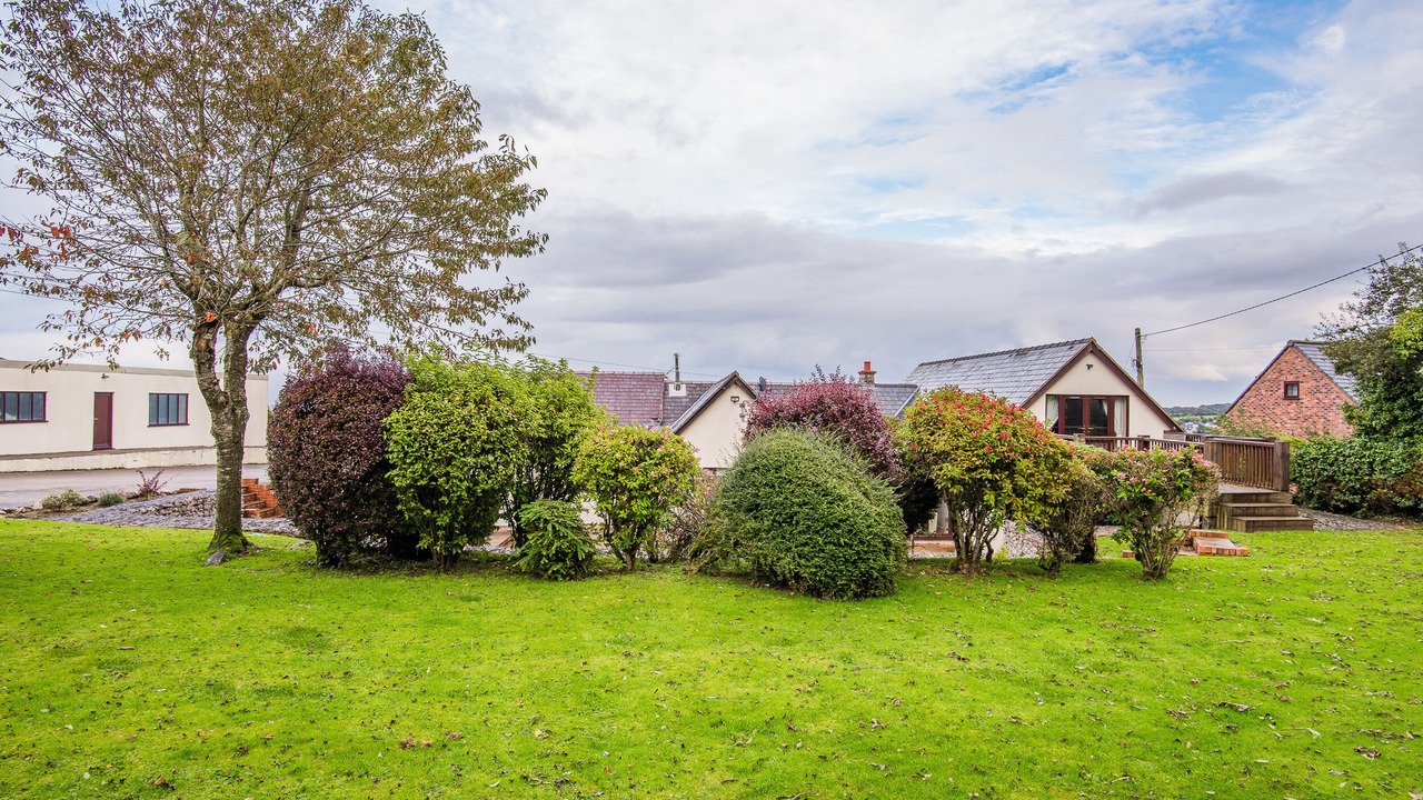 Photo of Others in Axton