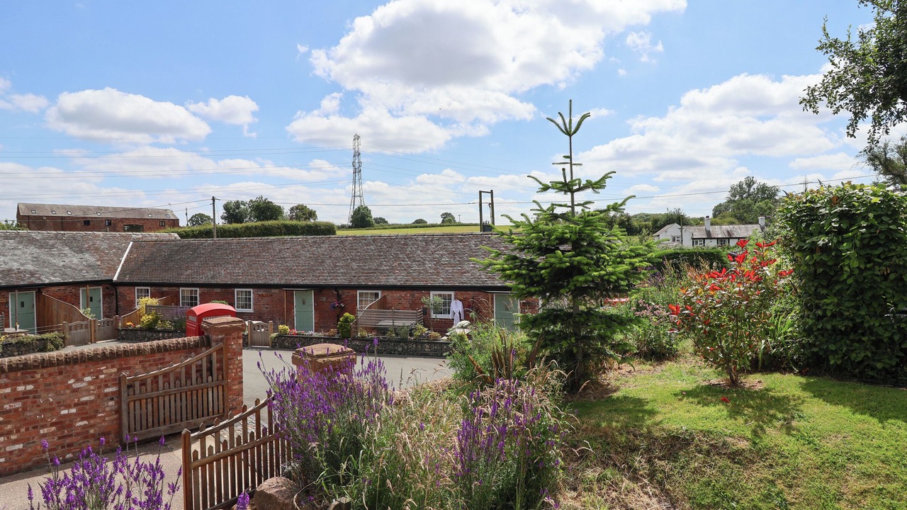 Photo of Others in Wimbolds Trafford