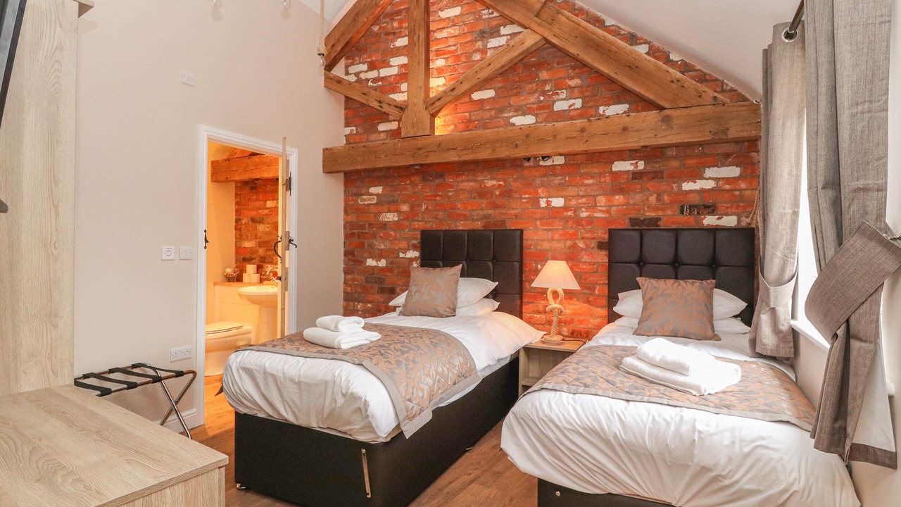 Photo of Others in Wimbolds Trafford