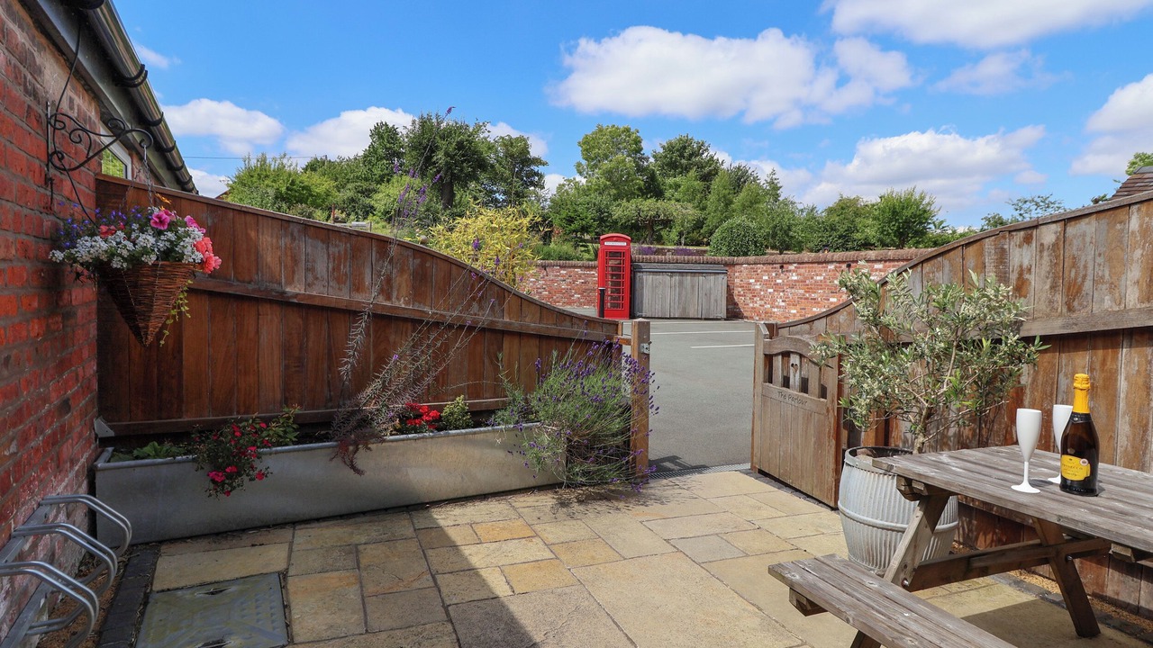 Photo of Outdoor in Wimbolds Trafford