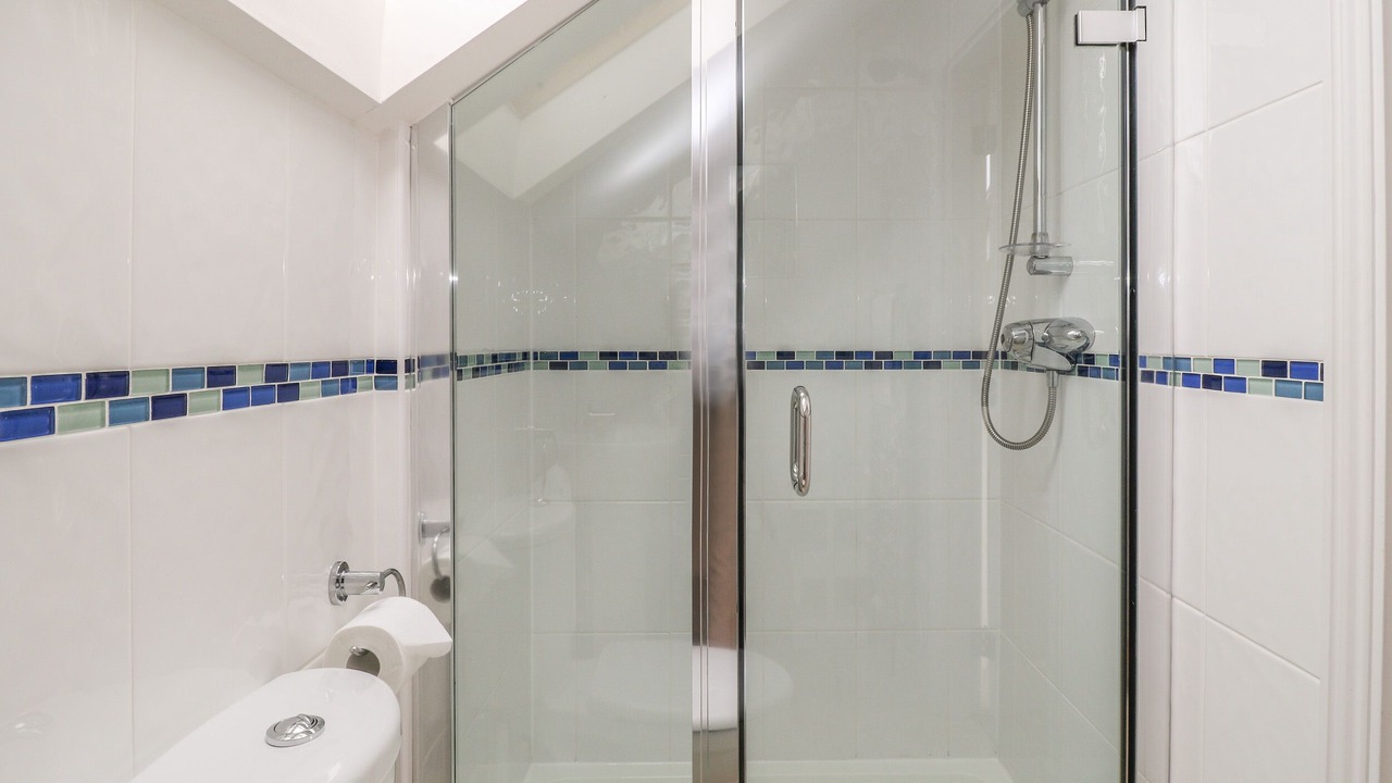 Photo of Bathroom in Widemouth Bay