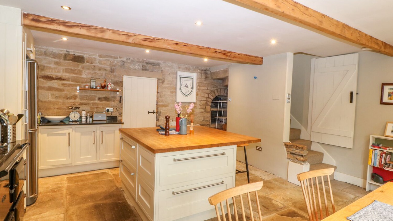 Photo of Others in Holmbridge