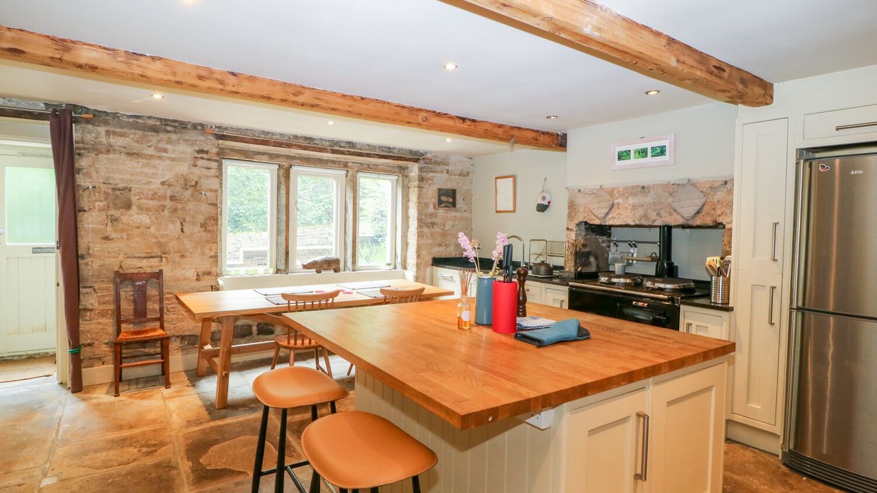 Photo of Others in Holmbridge