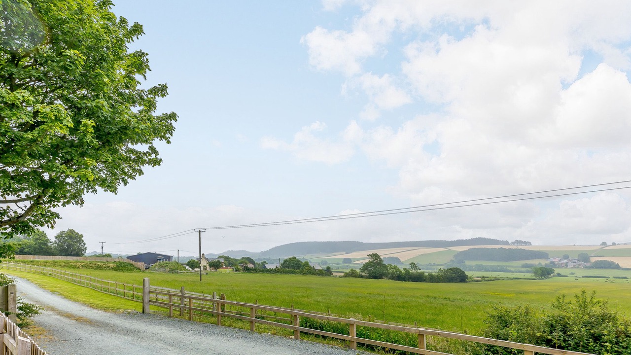 Photo of Others in Kingswood