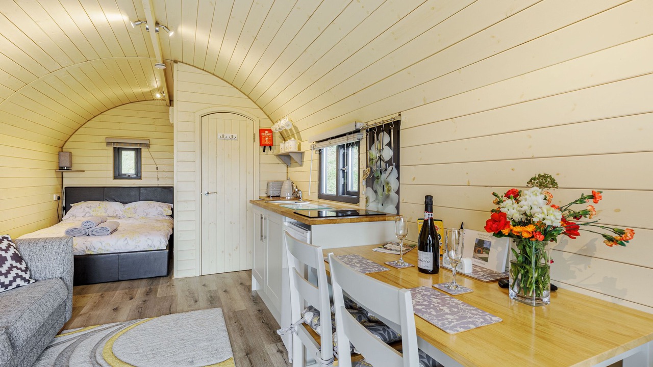 Photo of Others in Kingswood