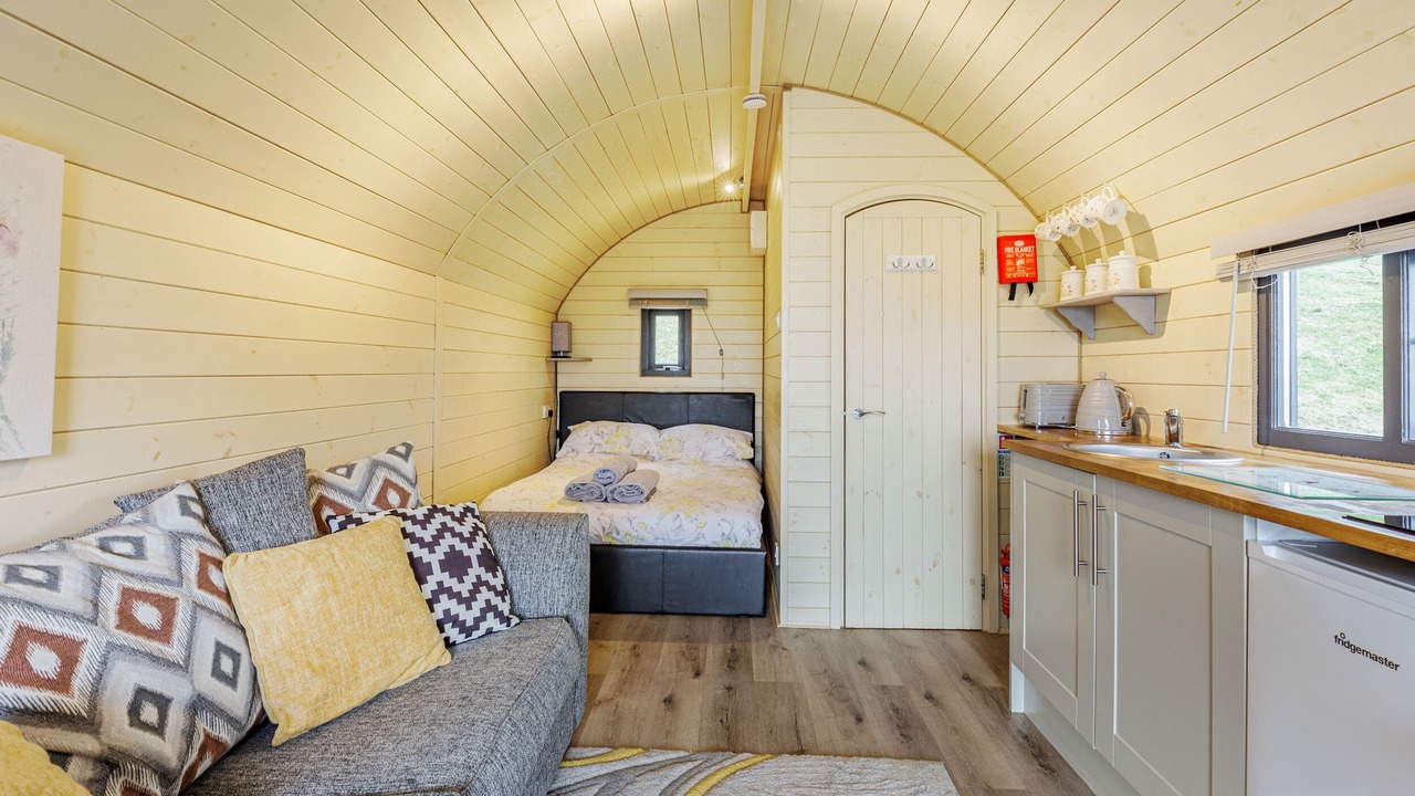 Photo of Others in Kingswood