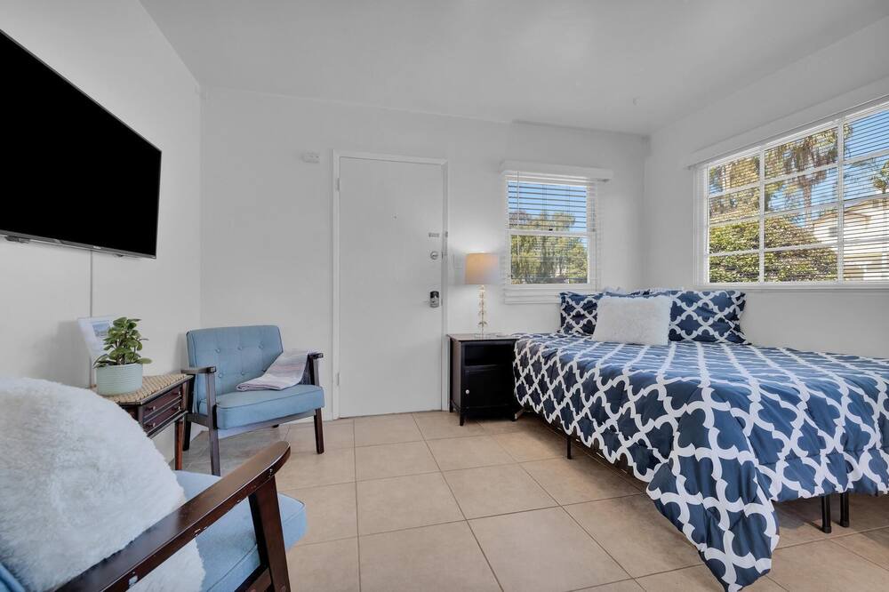 Photo of Bedroom in Pacific Beach
