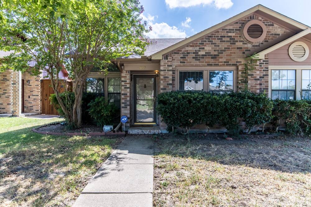 Photo of Outdoor in Buckner Terrace - Everglade Park