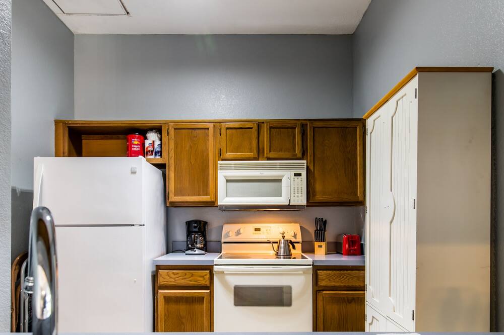Photo of Kitchen in Buckner Terrace - Everglade Park